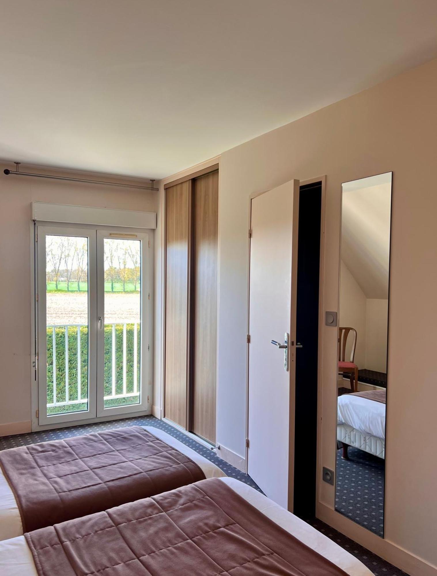 Logis Hotel Restaurant Du Labrador Saint-Benoît-sur-Loire Zewnętrze zdjęcie