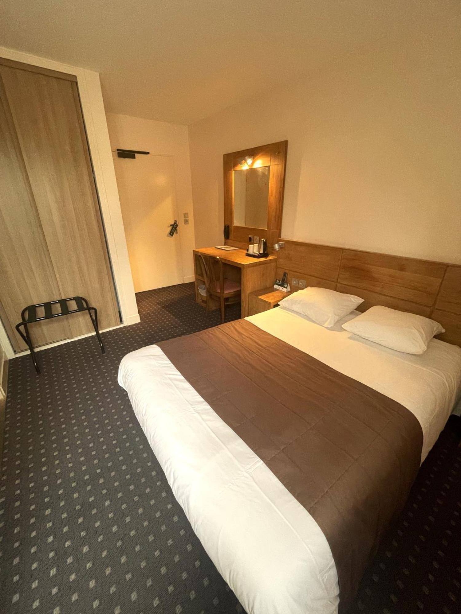 Logis Hotel Restaurant Du Labrador Saint-Benoît-sur-Loire Zewnętrze zdjęcie