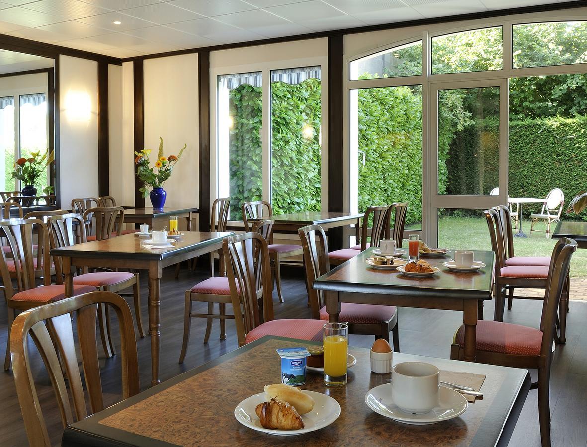 Logis Hotel Restaurant Du Labrador Saint-Benoît-sur-Loire Zewnętrze zdjęcie