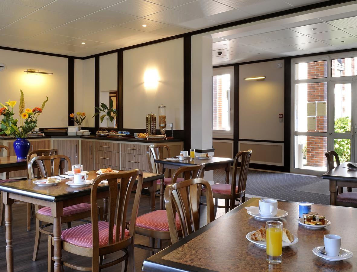 Logis Hotel Restaurant Du Labrador Saint-Benoît-sur-Loire Zewnętrze zdjęcie