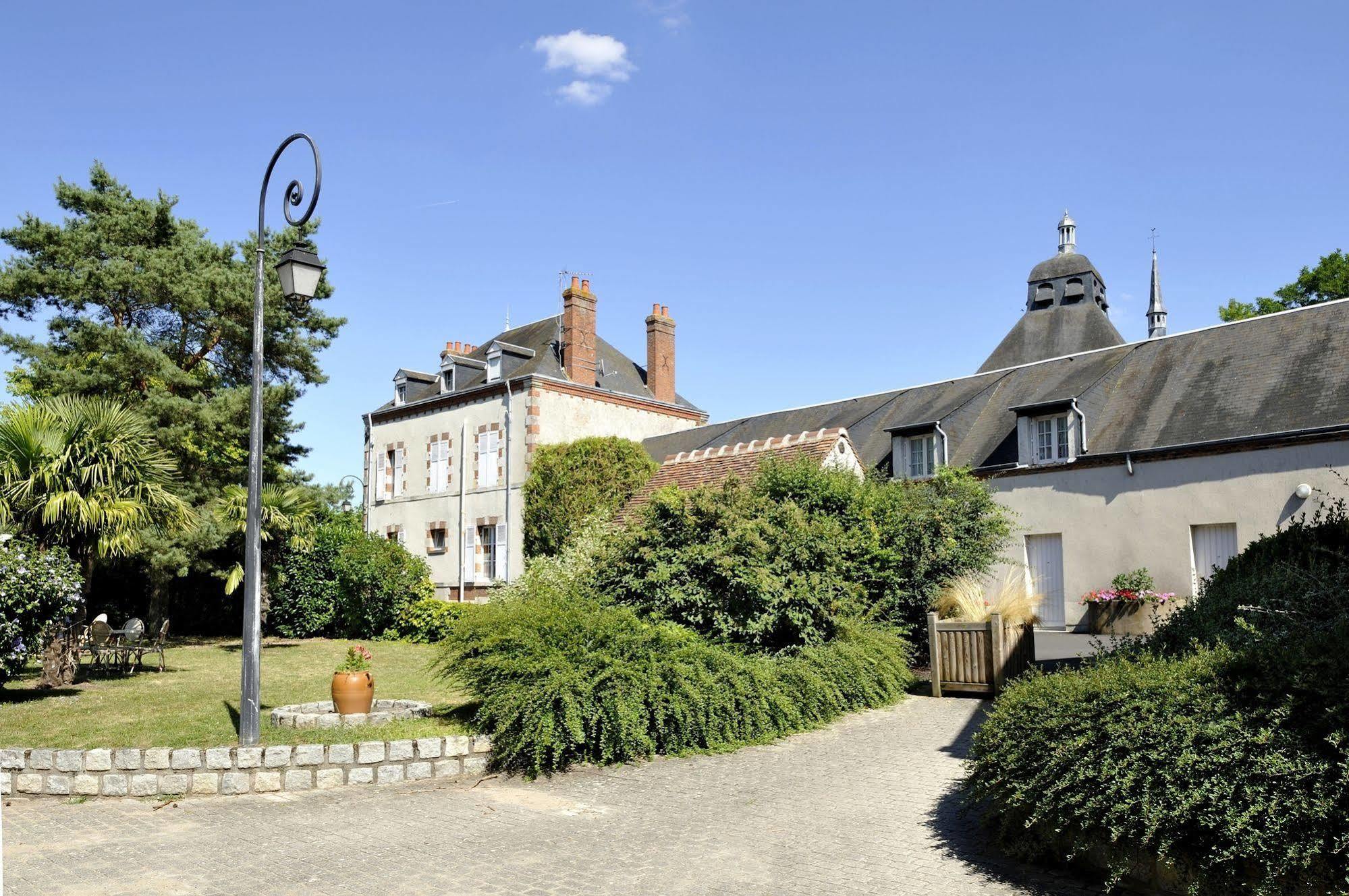 Logis Hotel Restaurant Du Labrador Saint-Benoît-sur-Loire Zewnętrze zdjęcie