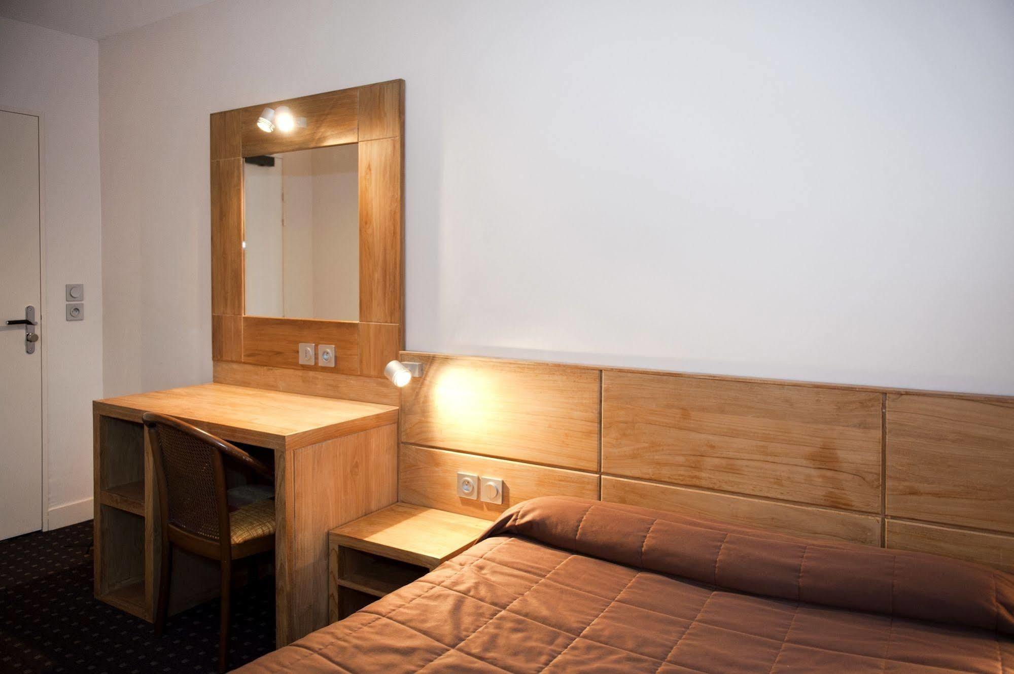 Logis Hotel Restaurant Du Labrador Saint-Benoît-sur-Loire Zewnętrze zdjęcie