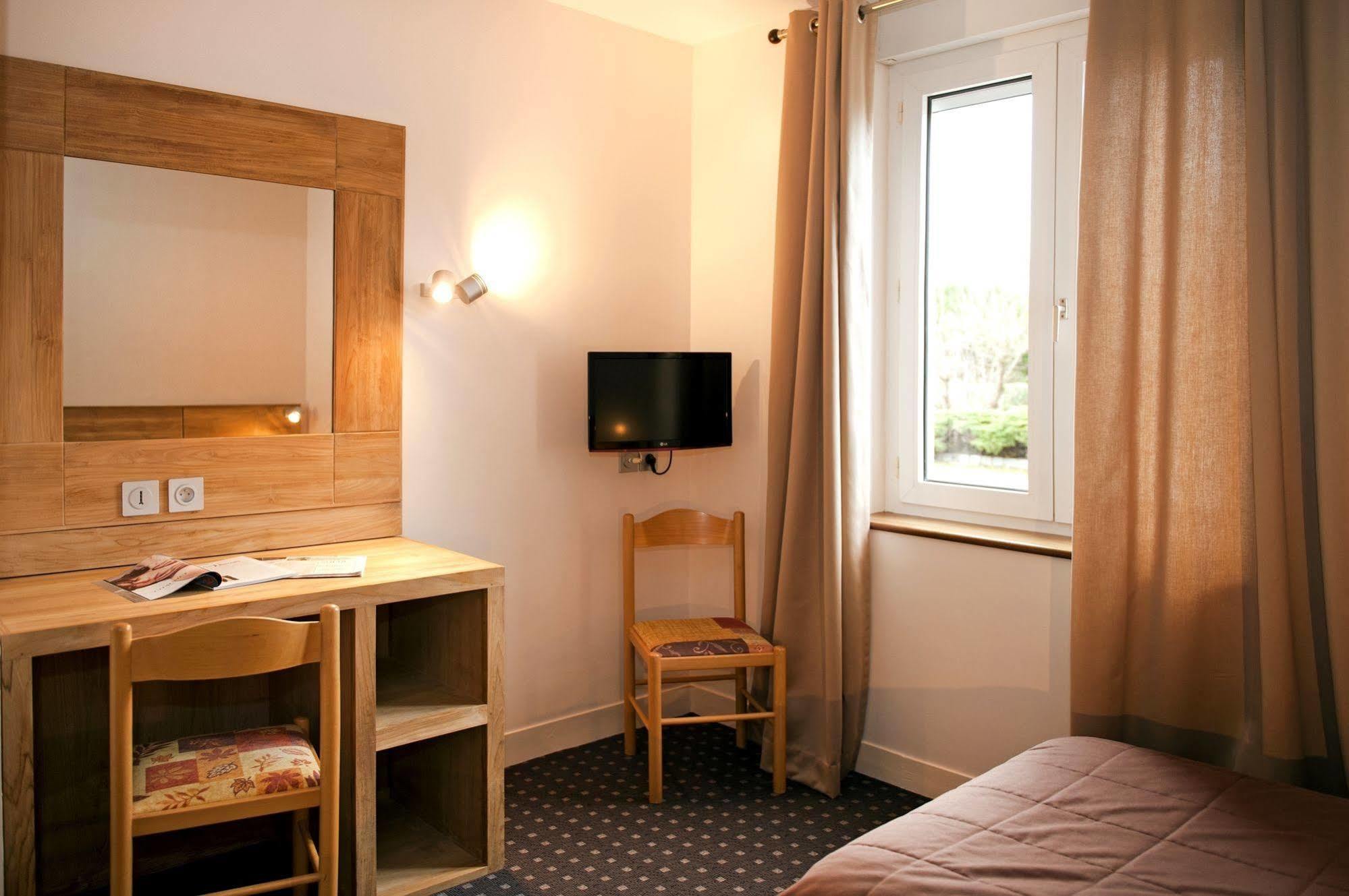 Logis Hotel Restaurant Du Labrador Saint-Benoît-sur-Loire Zewnętrze zdjęcie