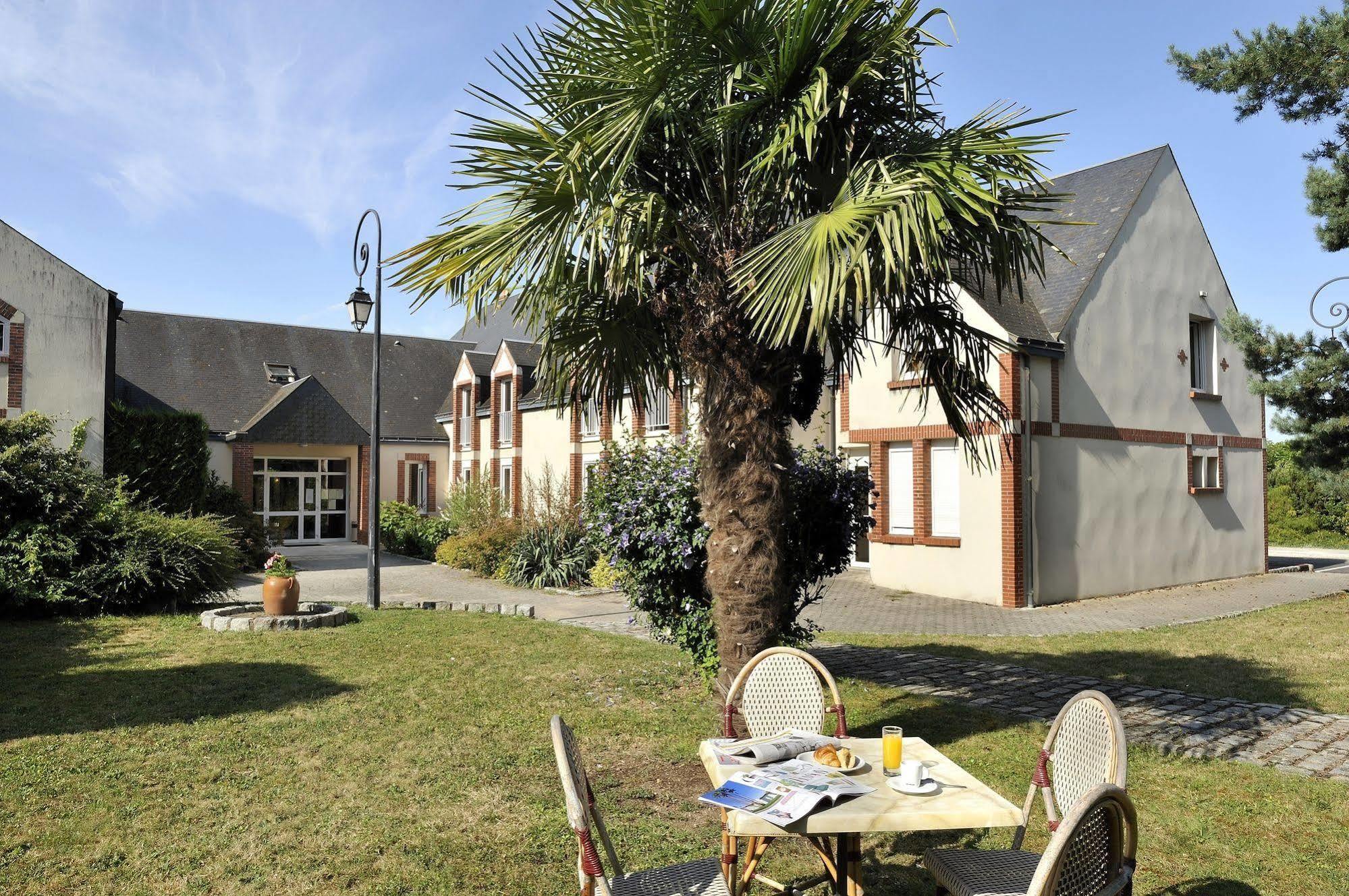 Logis Hotel Restaurant Du Labrador Saint-Benoît-sur-Loire Zewnętrze zdjęcie